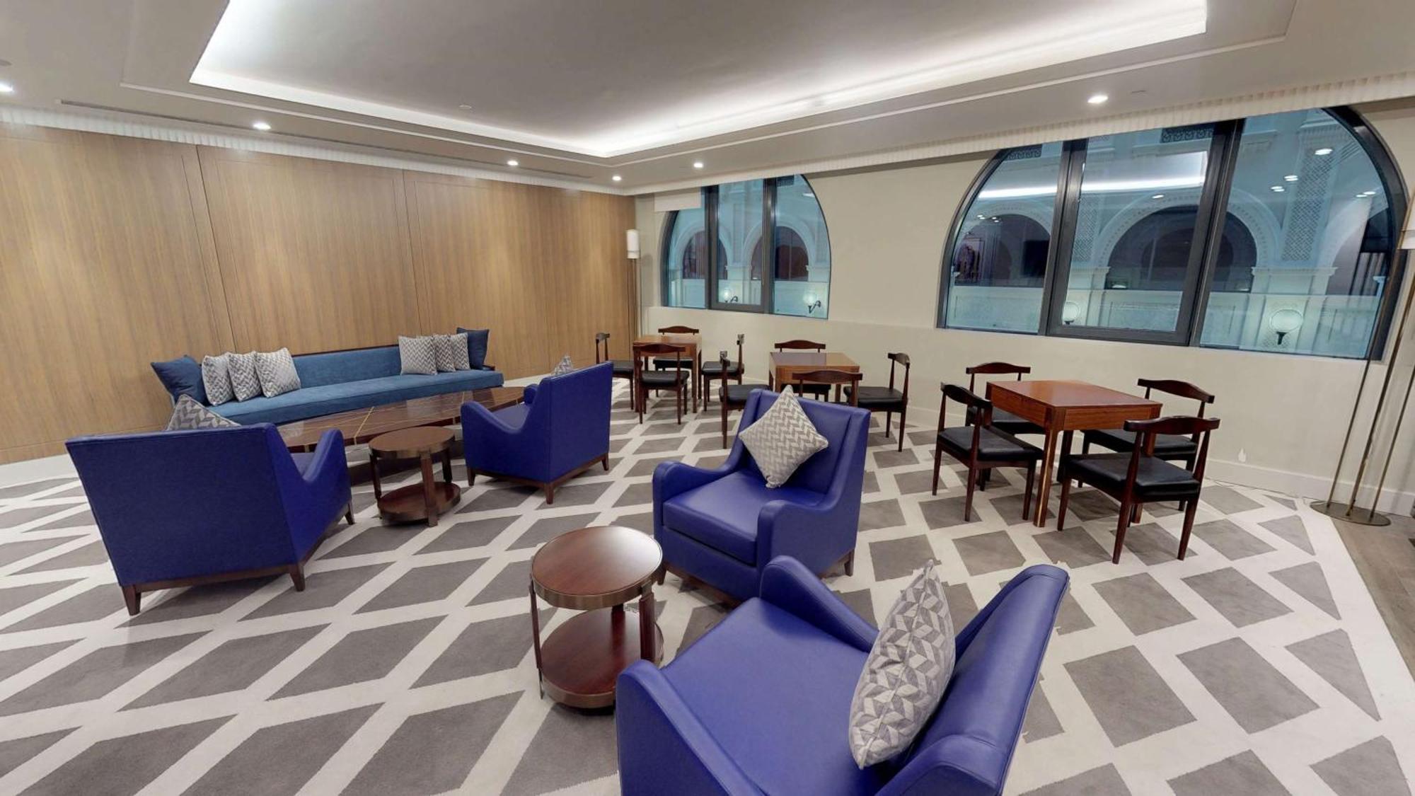 The Hotel Galleria Jeddah, Curio Collection By Hilton Bagian luar foto The lounge at the airport