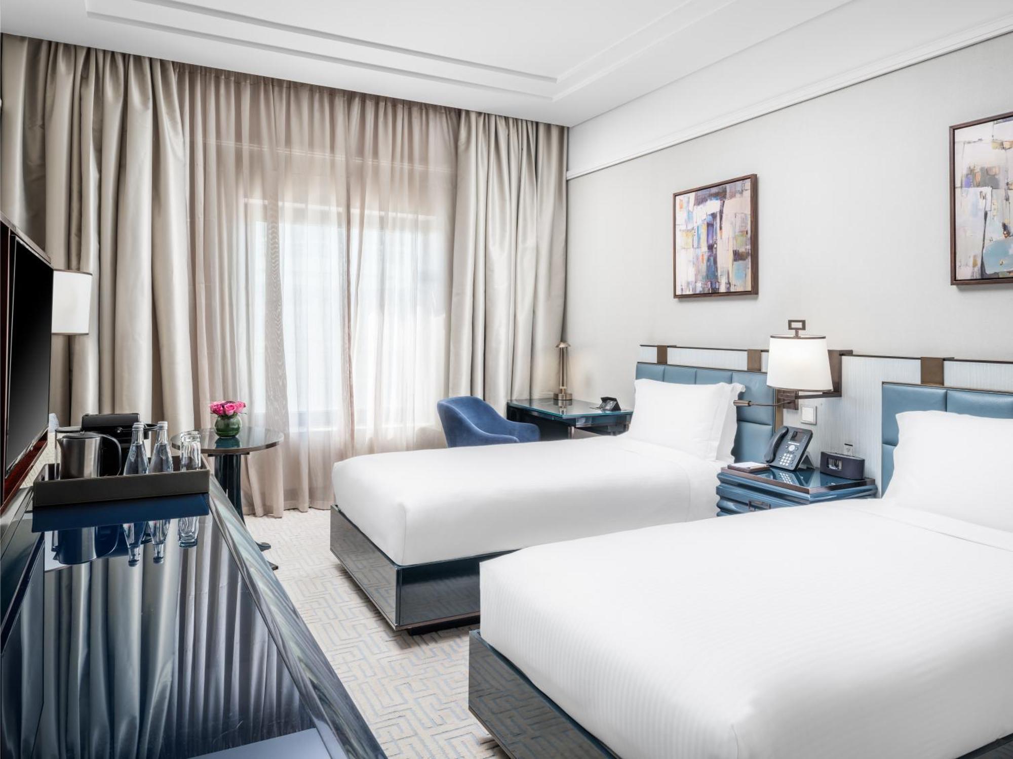 The Hotel Galleria Jeddah, Curio Collection By Hilton Bagian luar foto Deluxe room