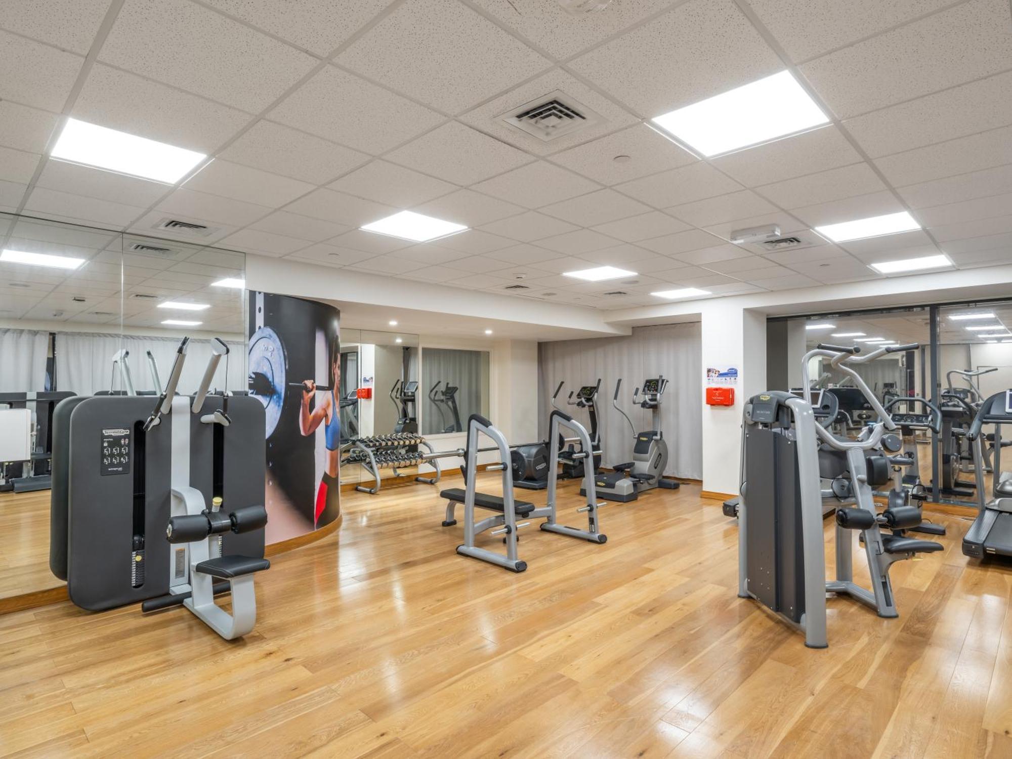 The Hotel Galleria Jeddah, Curio Collection By Hilton Bagian luar foto The gym at the hotel