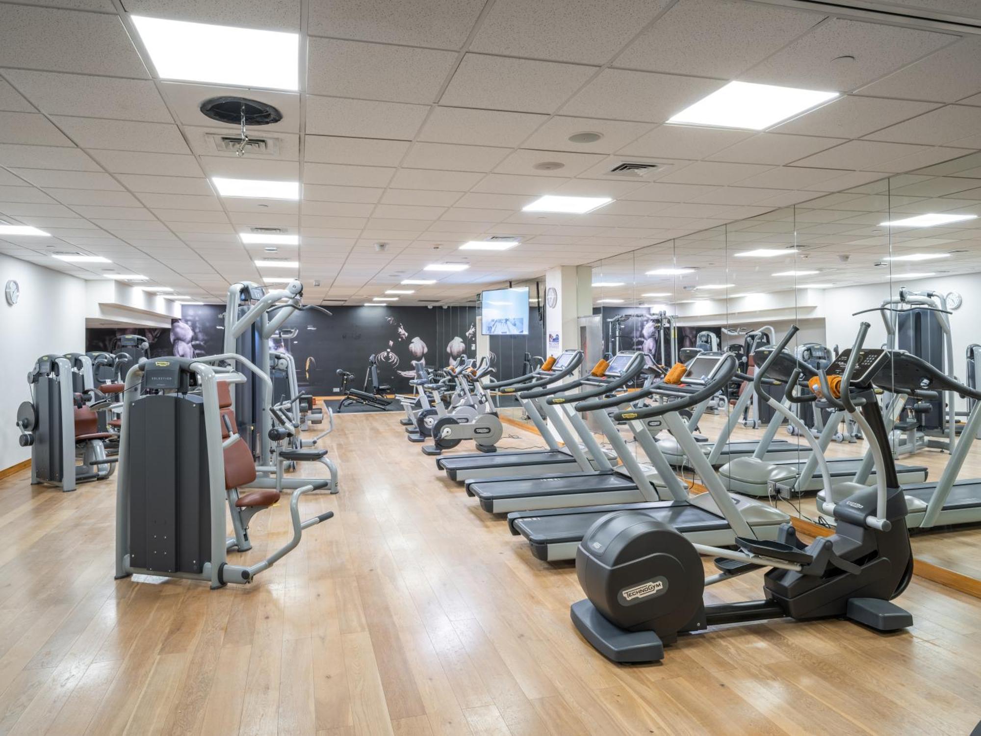 The Hotel Galleria Jeddah, Curio Collection By Hilton Bagian luar foto The gym at the National Football Centre