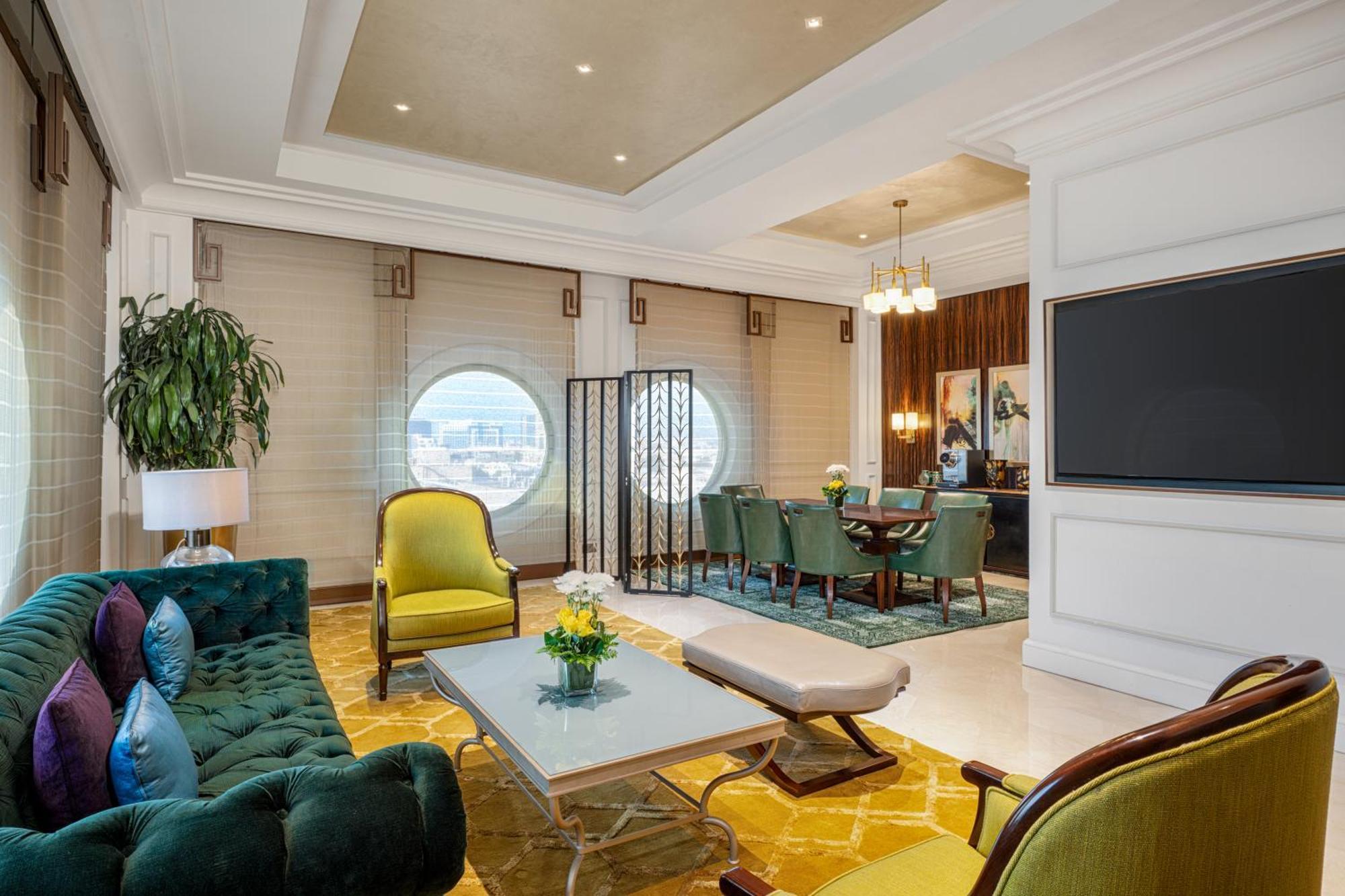 The Hotel Galleria Jeddah, Curio Collection By Hilton Bagian luar foto The Imperial Suite