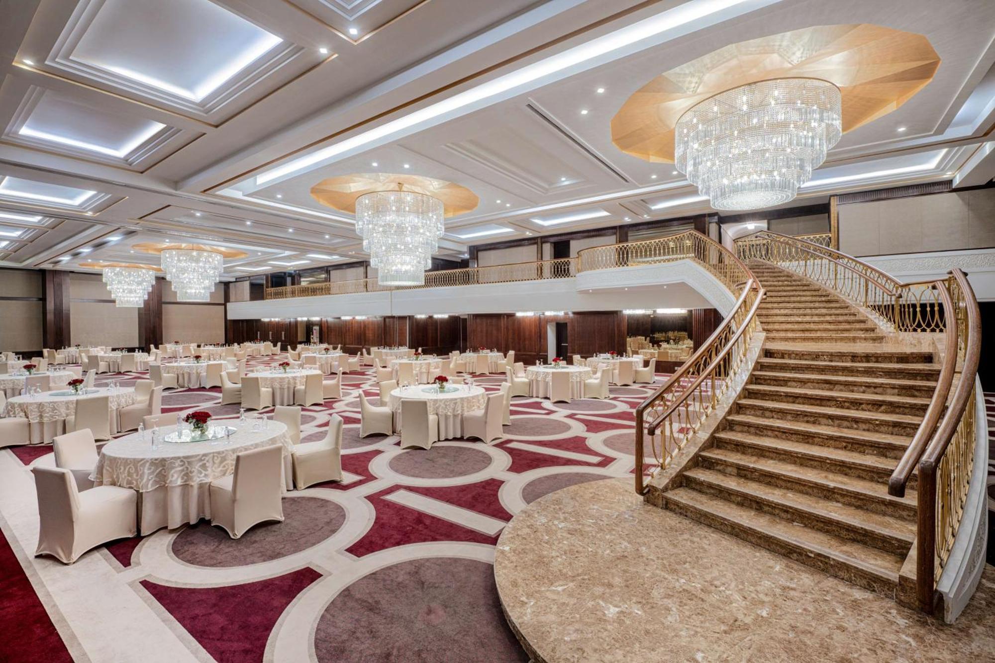 The Hotel Galleria Jeddah, Curio Collection By Hilton Bagian luar foto The Grand Ballroom