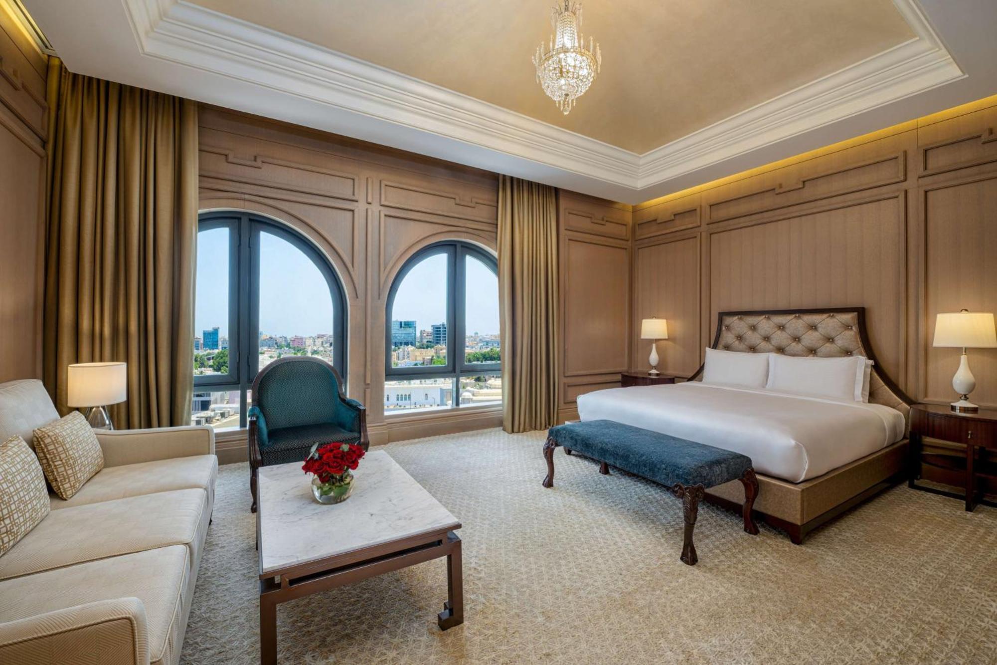 The Hotel Galleria Jeddah, Curio Collection By Hilton Bagian luar foto Suite